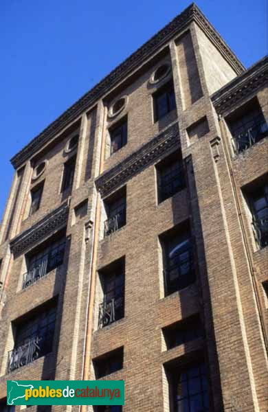 L'Hospitalet de Llobregat - Fàbrica Cosme Toda (Foto: Josep Maria Ardèvol, 1996) L'Hospitalet de Llobregat - Fàbrica Cosme Toda