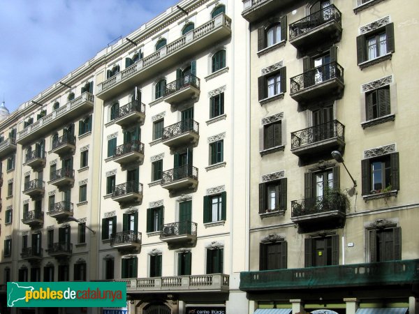 Barcelona - Via Laietana, 46-48 (Foto: Albert Esteves, 2006) Barcelona - Via Laietana, 46-48