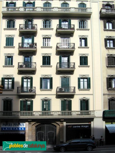 Barcelona - Via Laietana, 46-48 (Foto: Albert Esteves, 2006) Barcelona - Via Laietana, 46-48