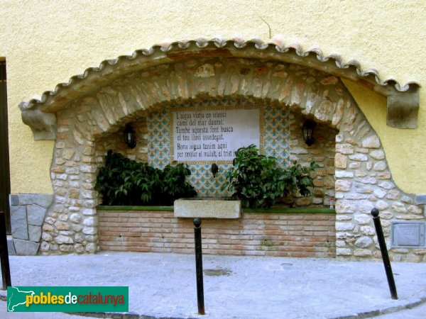 Santa Oliva - Les fonts (Foto: Albert Esteves, 2006) Santa Oliva - Les fonts