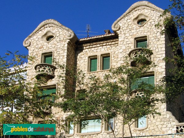 El Papiol - Casa Bou (Foto: Albert Esteves, 2006) El Papiol - Casa Bou