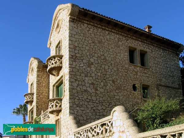 El Papiol - Casa Bou (Foto: Albert Esteves, 2006) El Papiol - Casa Bou