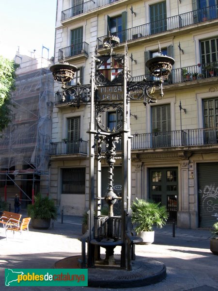 Barcelona - Font de la plaça Sant Pere (Foto: Albert Esteves, 2006) Barcelona - Font de la plaça Sant Pere