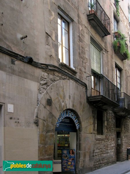 Barcelona - Sant Pere Més Baix, 37 (Foto: Albert Esteves, 2006) Barcelona - Sant Pere Més Baix, 37