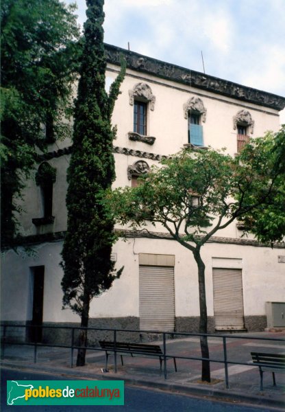 Santa Coloma de Gramenet - Casa dels Nins (Foto: <i>Josep Maria Ardèvol</i>, 1997) Santa Coloma de Gramenet - Casa dels Nins