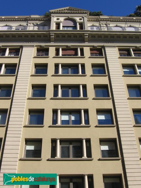 Barcelona - Via Laietana, 30 (Foto: Albert Esteves, 2006) Barcelona - Via Laietana, 30