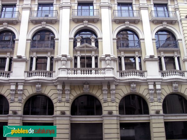 Barcelona - Col·legi d'Enginyers (Foto: Albert Esteves, 2006) Barcelona - Col·legi d'Enginyers