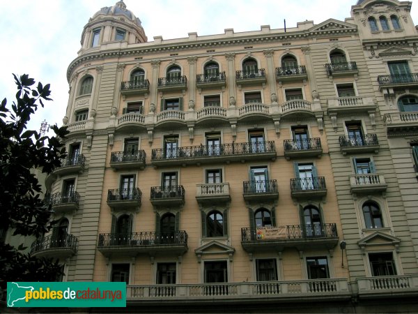 Barcelona - Via Laietana, 45 (Foto: Albert Esteves, 2006) Barcelona - Via Laietana, 45