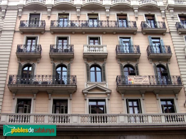 Barcelona - Via Laietana, 45 (Foto: Albert Esteves, 2006) Barcelona - Via Laietana, 45