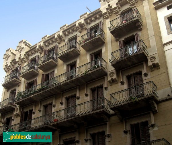 Barcelona - Carrer Princesa, 20 (Foto: Albert Esteves, 2006) Barcelona - Carrer Princesa, 20