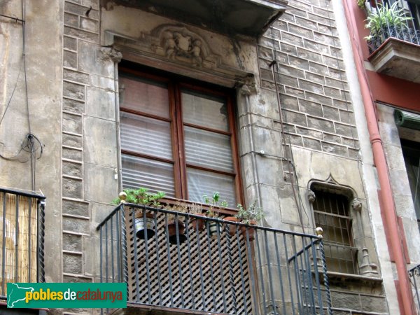 Barcelona - Placeta de Montcada, 8 (Foto: Albert Esteves, 2006) Barcelona - Placeta de Montcada, 8