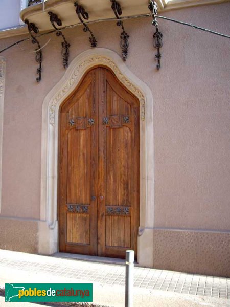 Casa Arimon, detall de la porta