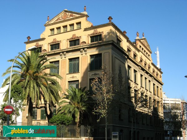 Barcelona - Grup Escolar Pere Vila (Foto: Albert Esteves, 2006) Barcelona - Grup Escolar Pere Vila
