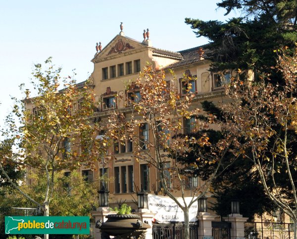 Barcelona - Grup Escolar Pere Vila (Foto: Albert Esteves, 2006) Barcelona - Grup Escolar Pere Vila