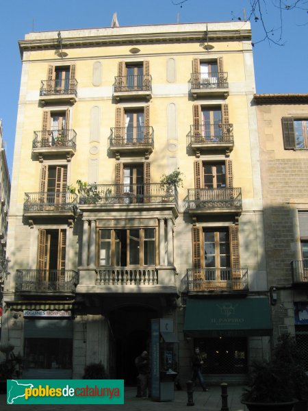 Barcelona - Plaça Sant Josep Oriol, 3 (Foto: Albert Esteves, 2007) Barcelona - Plaça Sant Josep Oriol, 3