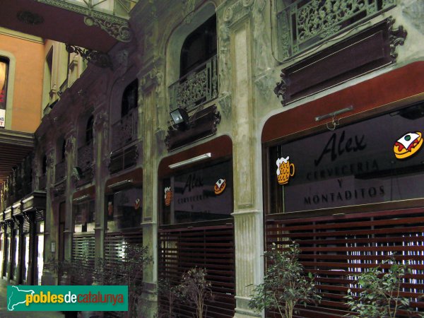 Barcelona - Hotel Quatre Nacions (Passatge Bacardí) (Foto: Albert Esteves, 2007) Barcelona - Hotel Quatre Nacions (Passatge Bacardí)