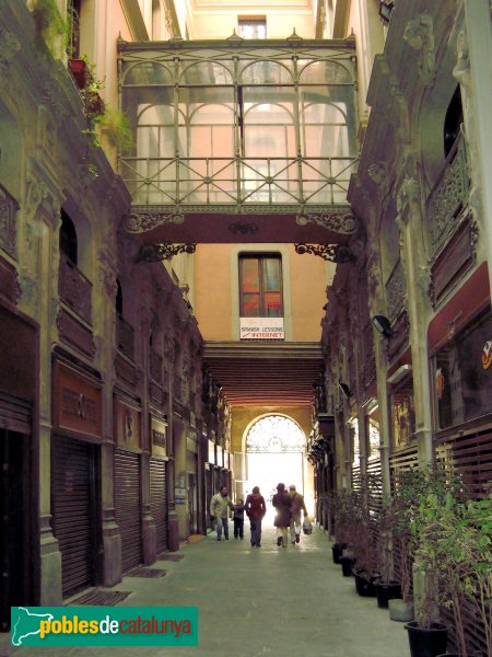 Barcelona - Hotel Quatre Nacions (Passatge Bacardí) (Foto: Albert Esteves, 2007) Barcelona - Hotel Quatre Nacions (Passatge Bacardí)