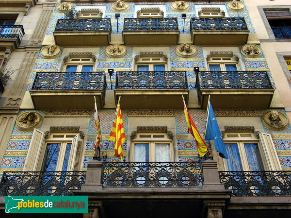 Barcelona - Rambla, 33 (Foto: Albert Esteves, 2007) Barcelona - Rambla, 33