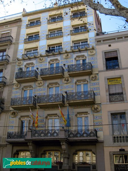 Barcelona - Rambla, 33 (Foto: Albert Esteves, 2007) Barcelona - Rambla, 33