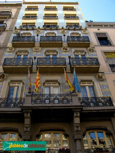 Barcelona - Rambla, 33 (Foto: Albert Esteves, 2007) Barcelona - Rambla, 33