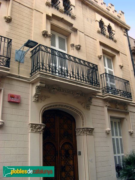 Badalona - Casa Cascante (Foto: Albert Esteves, 2007) Badalona - Casa Cascante