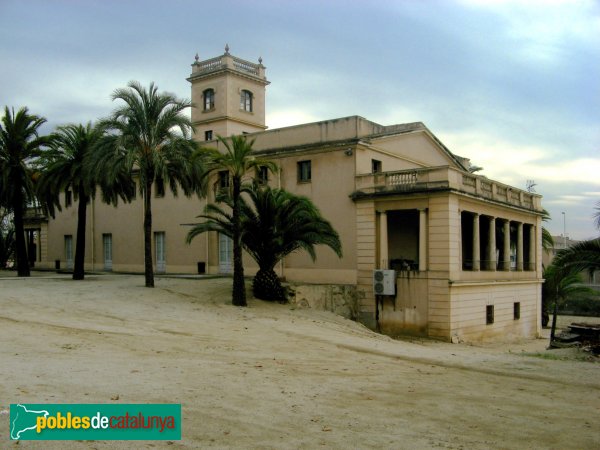 Badalona - Can Cabanyes (Foto: Albert Esteves, 2007) Badalona - Can Cabanyes