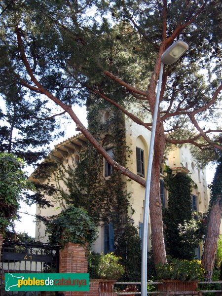 Tiana - Can Cruspinera (Foto: Albert Esteves, 2007) Tiana - Can Cruspinera