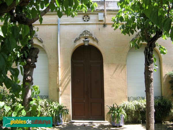 Vilassar de Mar - Cases Lladó (Foto: Albert Esteves, 2007) Vilassar de Mar - Cases Lladó