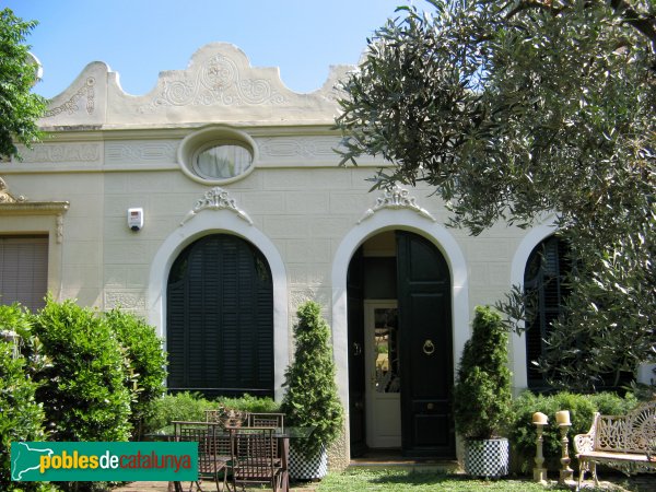 Vilassar de Mar - Cases Lladó (Foto: Albert Esteves, 2007) Vilassar de Mar - Cases Lladó