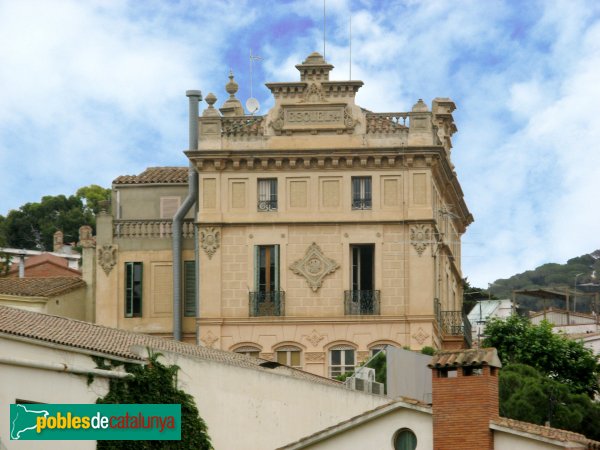 Cabrils - Escola Tolrà (Foto: Albert Esteves, 2007) Cabrils - Escola Tolrà