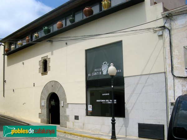Argentona - Museu del Càntir (Foto: Albert Esteves, 2007) Argentona - Museu del Càntir