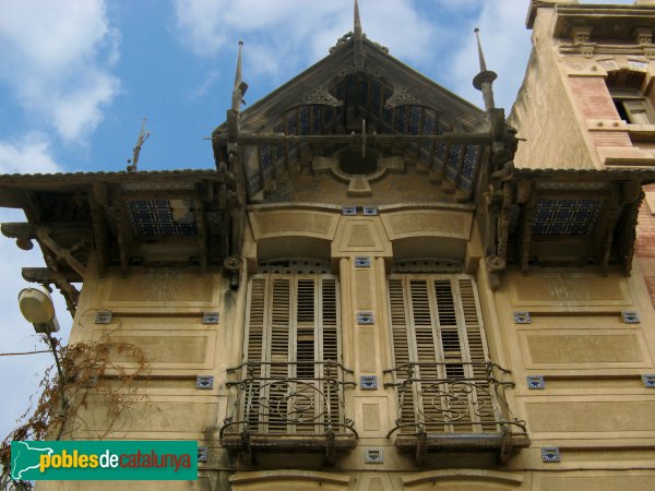 Calella - Torre Macaya (Foto: Albert Esteves, 2007) Calella - Torre Macaya
