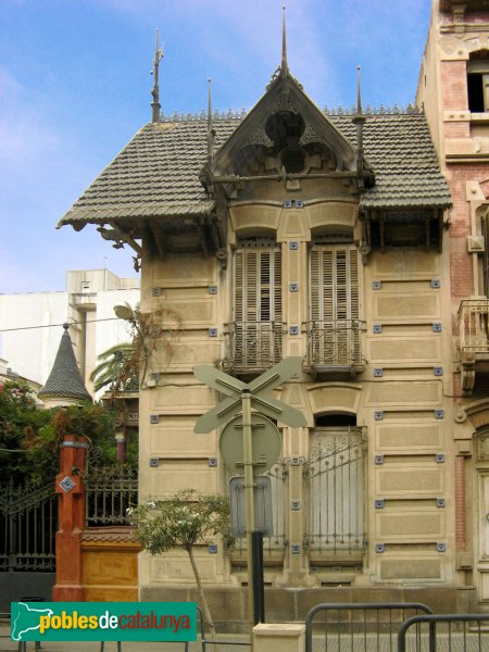 Calella - Torre Macaya (Foto: Albert Esteves, 2007) Calella - Torre Macaya