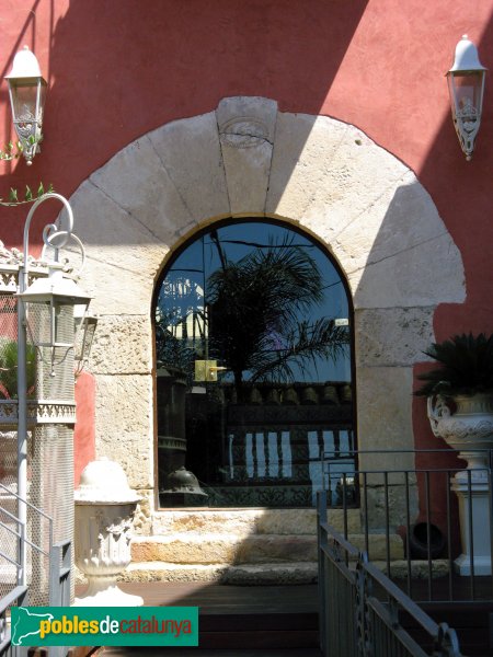 Creixell - Casa d'Ivori (Foto: Albert Esteves, 2007) Creixell - Casa d'Ivori