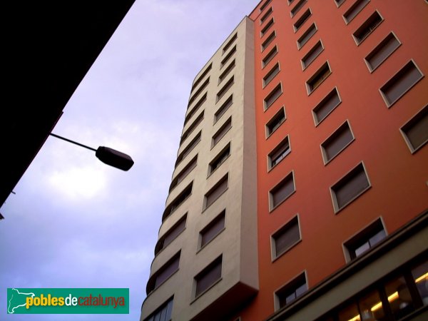 Barcelona - Edifici Fàbregas (Trafalgar 2-4) (Foto: <i>Jaume C.B.</i>, 2007) Barcelona - Edifici Fàbregas (Trafalgar 2-4)