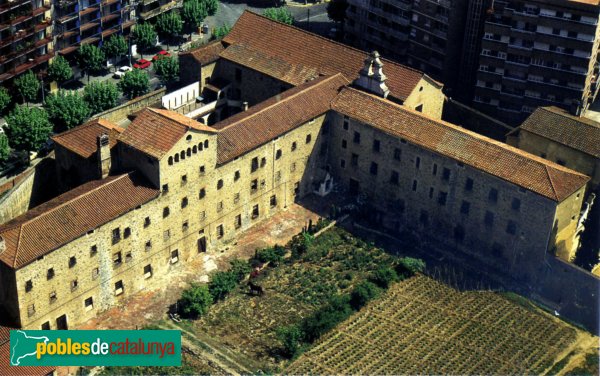Mataró - Convent de les Caputxines (Foto: <i>Del llibre "Mataró una Ciutat"</i>, 1986) Mataró - Convent de les Caputxines