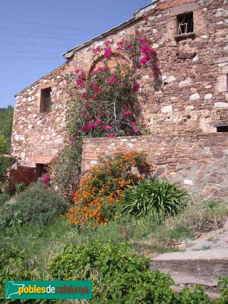 Can Padró, cos afegit a la part anterior esquerra (Foto: Joan Sánchez Sabé, 2007) Can Padró, cos afegit a la part anterior esquerra