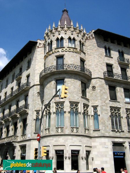 Barcelona - Casa Pascual Pons (Passeig de Gràcia, 2-4) (Foto: Albert Esteves, 2007) Barcelona - Casa Pascual Pons (Passeig de Gràcia, 2-4)
