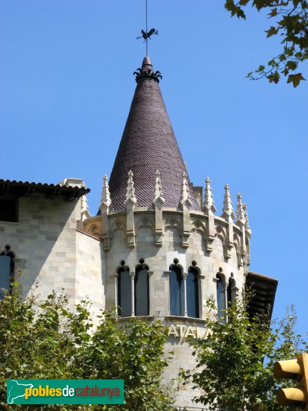 Barcelona - Casa Pascual Pons (Passeig de Gràcia, 2-4) (Foto: Albert Esteves, 2007) Barcelona - Casa Pascual Pons (Passeig de Gràcia, 2-4)