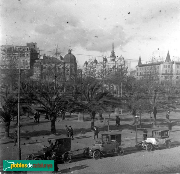 Barcelona - Plaça Catalunya (Foto: <i>Josep Salvany - Fons Salvany. Biblioteca de Catalunya</i>, 1916) Barcelona - Plaça Catalunya