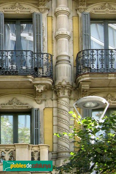 Barcelona - Còrsega, 298 (Foto: Albert Esteves, 2007) Barcelona - Còrsega, 298