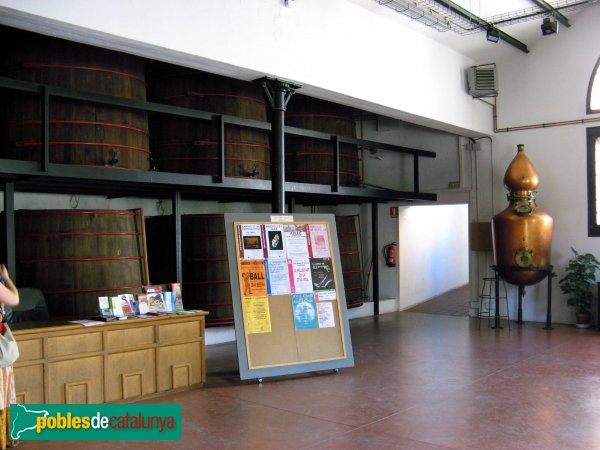 Arenys de Mar - Fàbrica Calisay (Foto: Albert Esteves, 2007) Arenys de Mar - Fàbrica Calisay