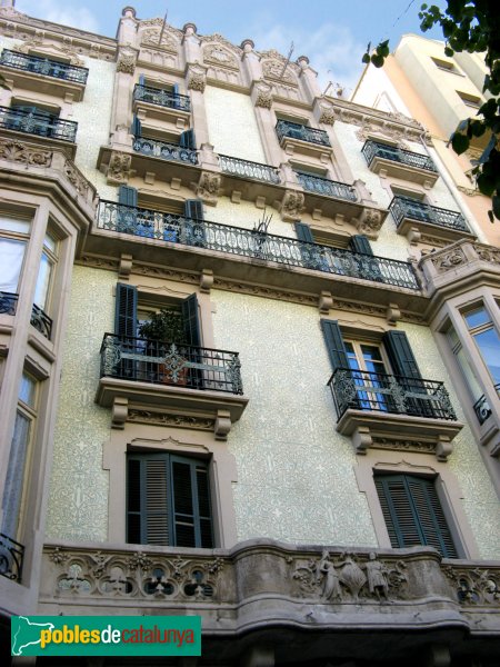 Barcelona - Rambla Catalunya, 125 (Foto: Albert Esteves, 2007) Barcelona - Rambla Catalunya, 125