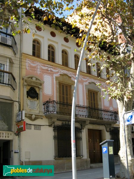 Arenys de Mar - Can Montal de la Dreta (Foto: Albert Esteves, 2007) Arenys de Mar - Can Montal de la Dreta