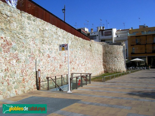 Mataró - Muralles (Foto: <i>Gustau Zariquiey</i>, 2007) Mataró - Muralles