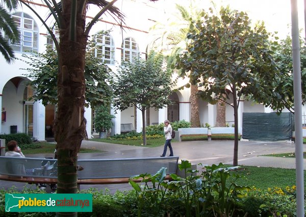 Mataró - Hospital de Sant Jaume i Santa Magdalena (Foto: <i>Gustau Zariquiey</i>, 2007) Mataró - Hospital de Sant Jaume i Santa Magdalena