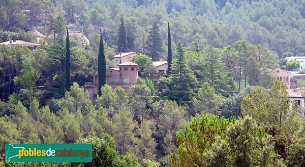 Les cases de les Arenes, vistes des de prop de l'ermita (Foto: Joan Sánchez Sabé, 2007) Les cases de les Arenes, vistes des de prop de l'ermita