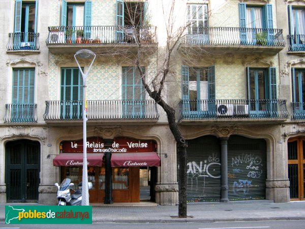 Barcelona - Pau Claris, 140-142 (Foto: Albert Esteves, 2008) Barcelona - Pau Claris, 140-142