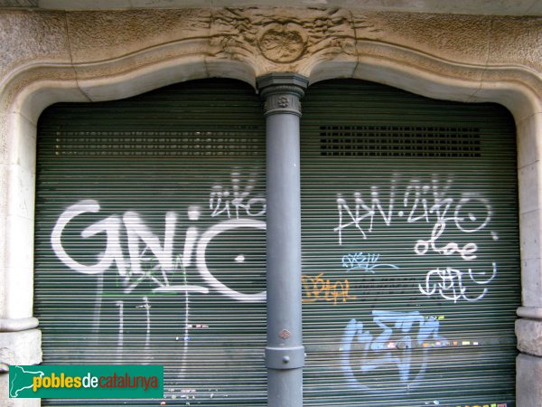 Barcelona - Pau Claris, 140-142 (Foto: Albert Esteves, 2008) Barcelona - Pau Claris, 140-142