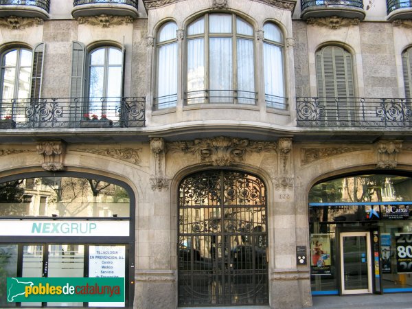 Barcelona - Diagonal, 355 (Foto: Albert Esteves, 2008) Barcelona - Diagonal, 355